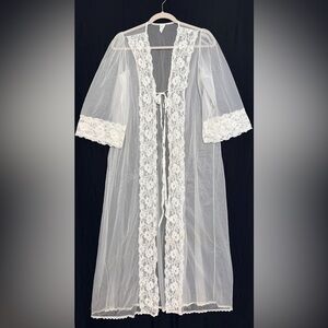 VTG MCM Movie Star Elegant Cream Lace Trim Robe Sheer